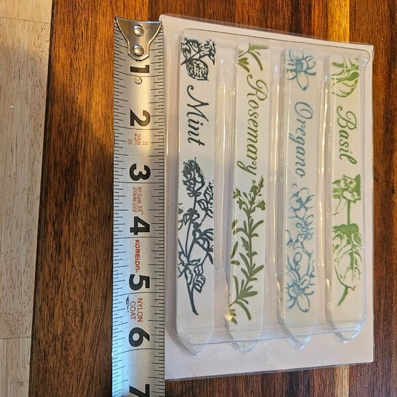 GARDEN PARTY 4 PIECE HERB STAKES MINT, ROSEMARY, BASILOREGENO - Picture 2 of 3